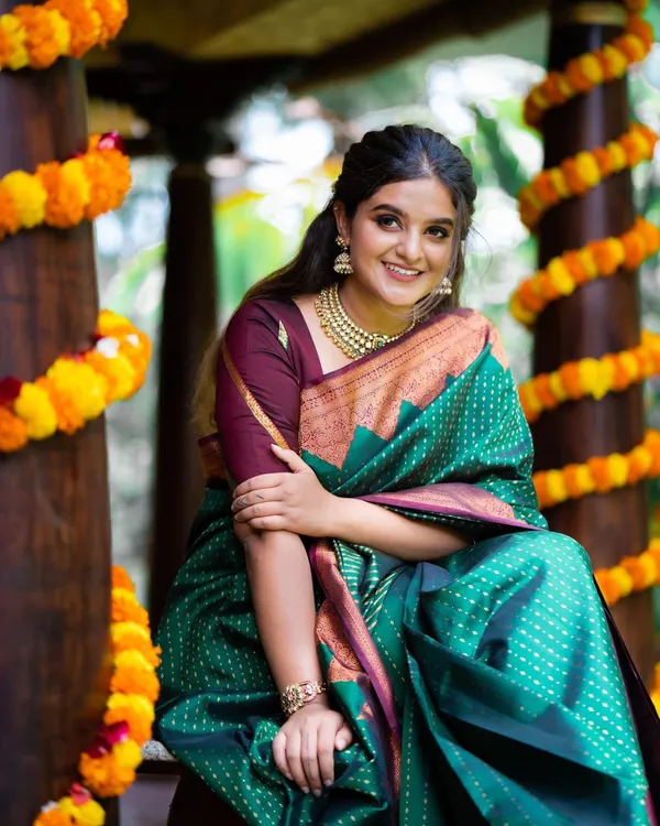 DARK_GREEN_PURE_BANARASI_SAREE